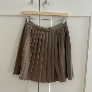 NWT & Other Stories pleated beige kilt with front slit | Size 4
